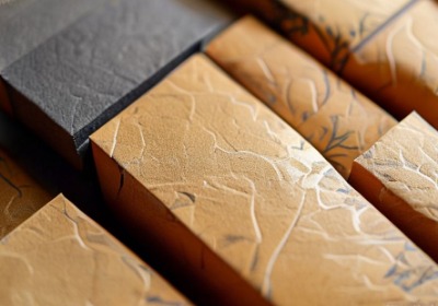 东莞凤岗包装厂干货：小批量包装如何选特种纸？2026年避坑指南